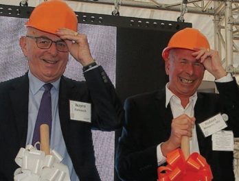 Campaign co-chairs Wayne Ratkovich and Dr. Robert Margolis at the new patient tower groundbreaking ceremony in 2019